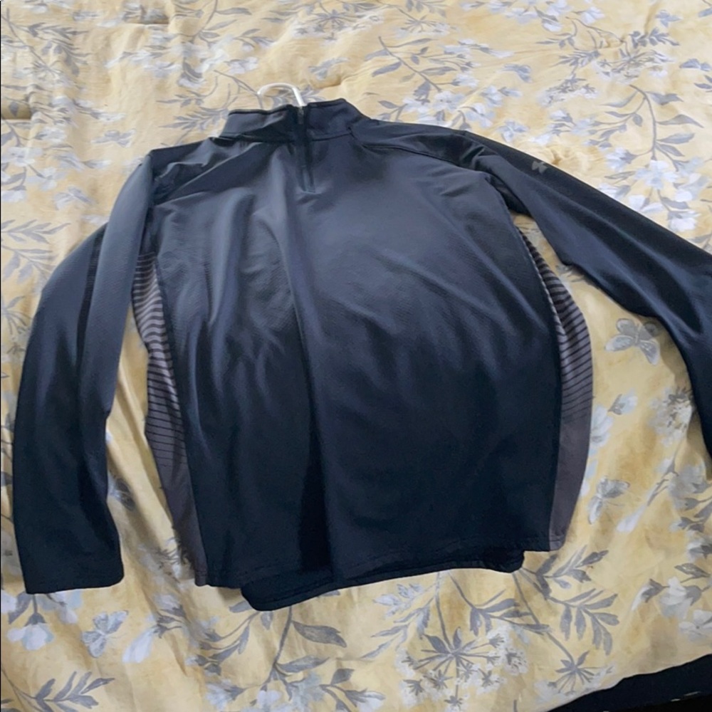 Men’s cool wear underarmour long sleeved shirt